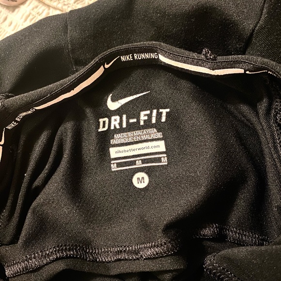 Women’s Nike Dri-Fit Long Sleeve Running Pullover Hoodie - Picture 5 of 5